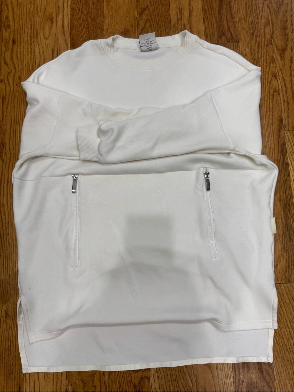 Varley White Pullover Hoodie Sweatshirt with Front Zip Pockets